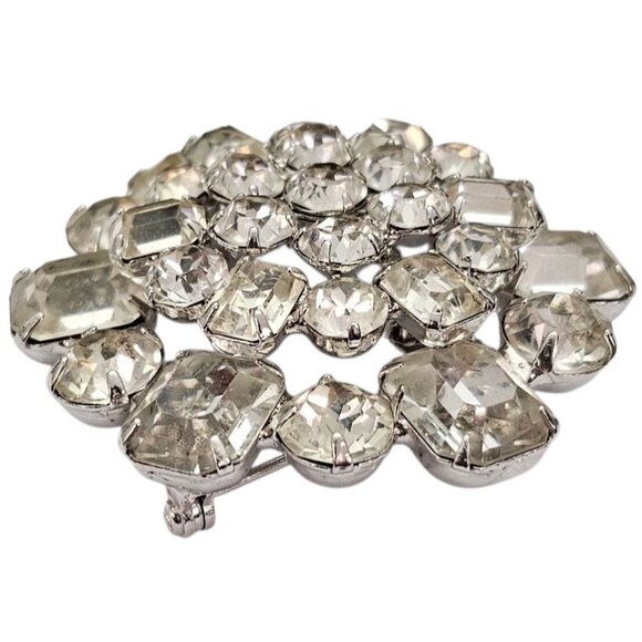 Weiss Clear Rhinestone Brooch Round Cluster Vintage Pin, Signed - Picture 5 of 11